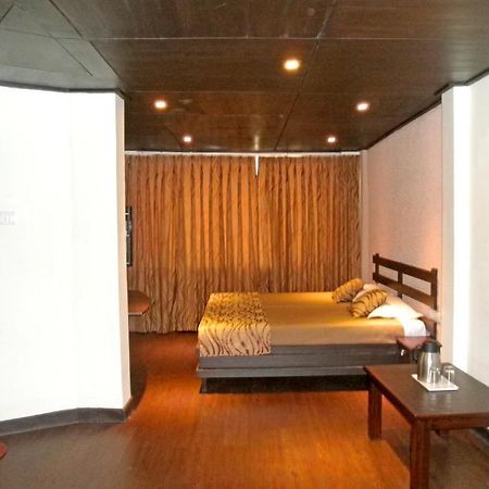 The Corner Hotel Nainital Phòng bức ảnh