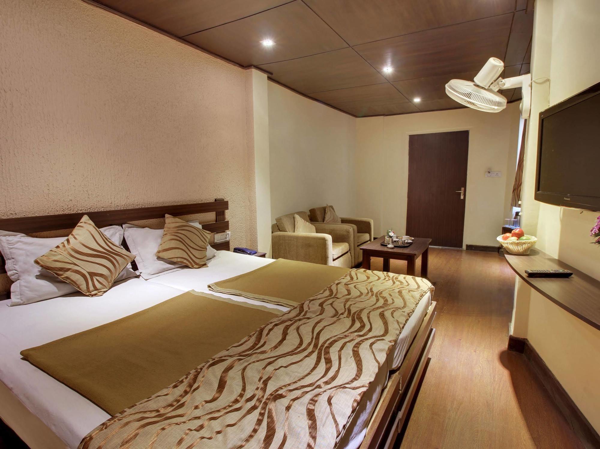 The Corner Hotel Nainital Ngoại thất bức ảnh